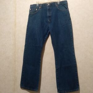 Levi's boot-cut 517 jeans size 38 wide and 30 long. 100% cotton.